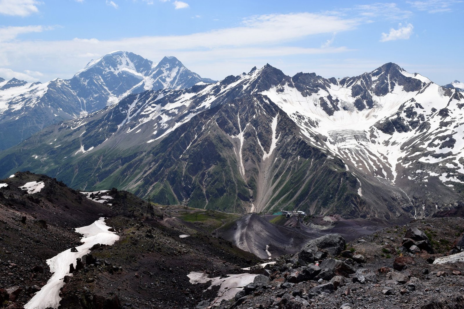 Elbrus_view_on_the_mountains