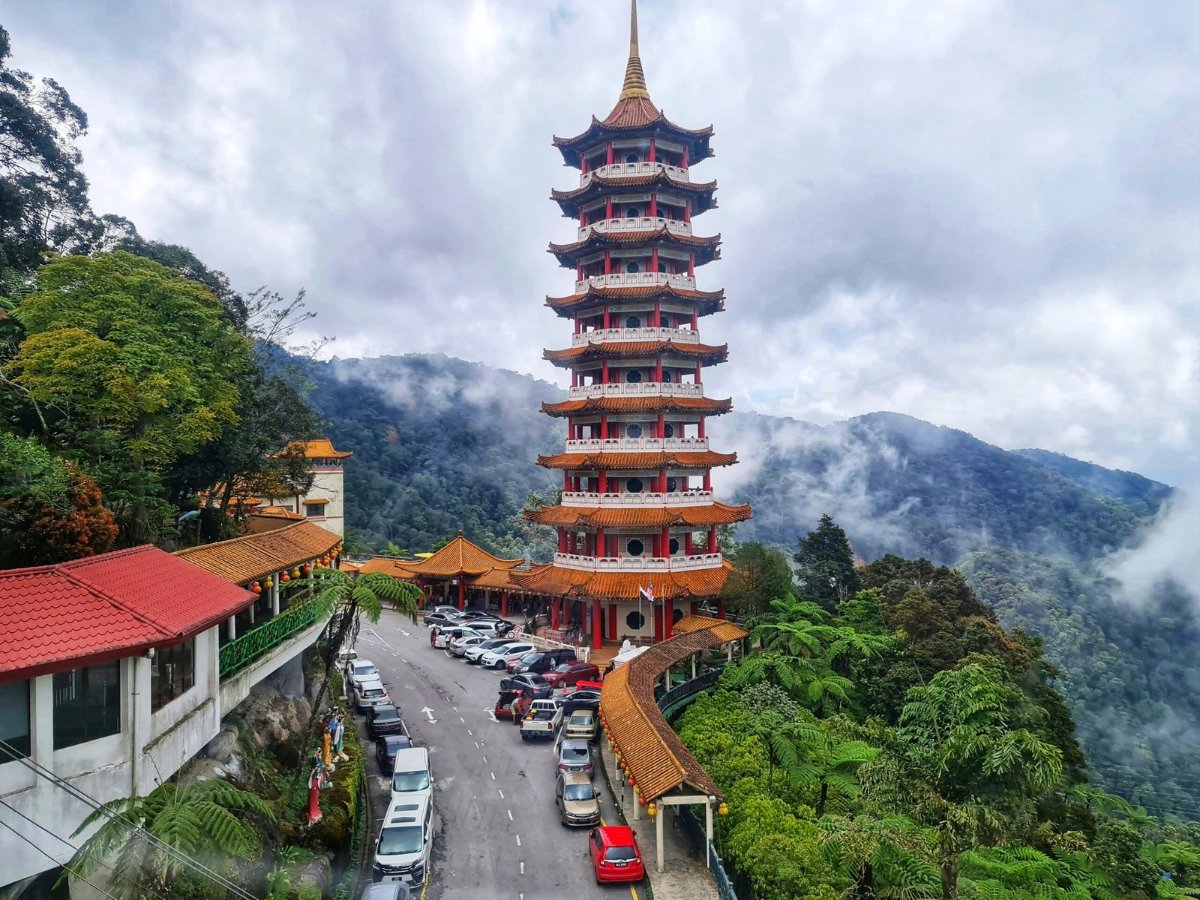 chin-swee-caves-temple-genting-highlands-pahang-malaysia-travel-landmark-souvenir-poster-background-scaled